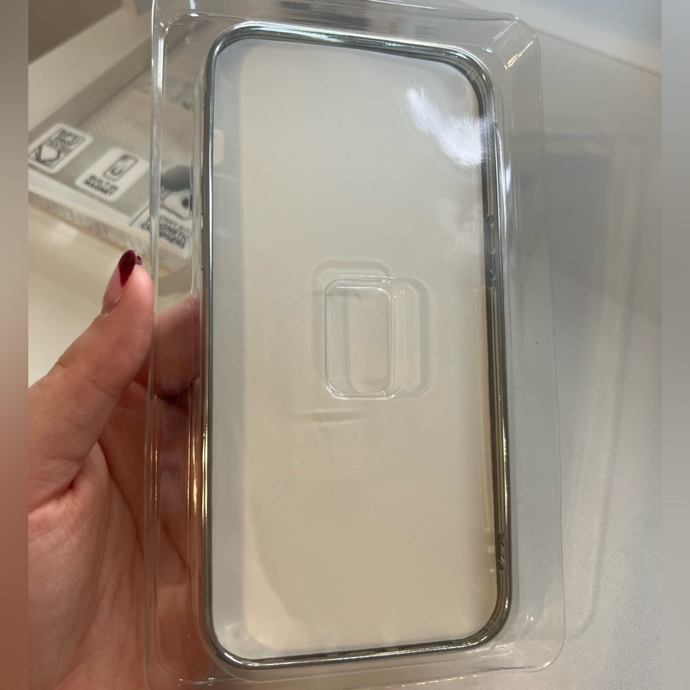 iHome Electroplated MagCase for iPhone 12/13/14 Pro Max - Silver and Clear - Picture 6 of 7